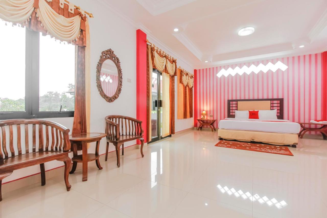 โอโย 2186 เอสเบ โฮเต็ล Hotel ตันจุงปันดัน ภายนอก รูปภาพ