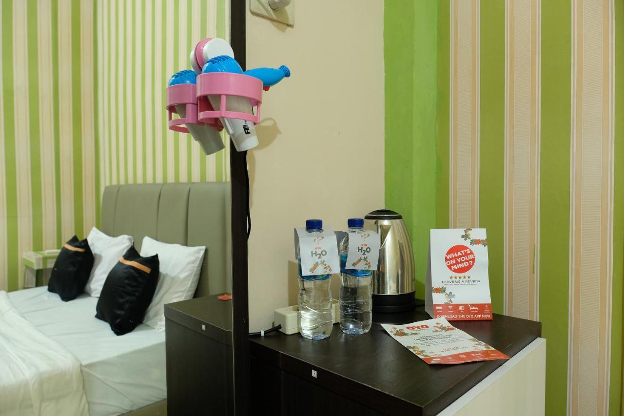 โอโย 2186 เอสเบ โฮเต็ล Hotel ตันจุงปันดัน ภายนอก รูปภาพ