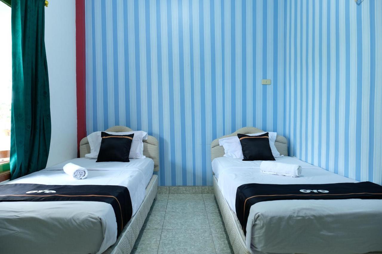 โอโย 2186 เอสเบ โฮเต็ล Hotel ตันจุงปันดัน ภายนอก รูปภาพ